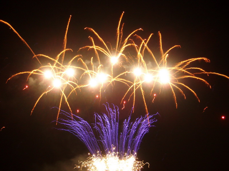 Веерный фейерверк — Донецк | doneck.salutsklad.ru Веерный фейерверк